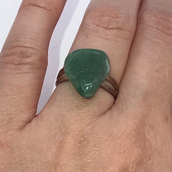 Green Aventurine Stone Ring, Sizeable - Picture 5 of 6